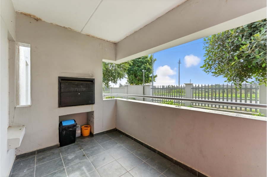 2 Bedroom Property for Sale in Klein Drakenstein Western Cape